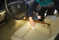 Leder-Intensiv-Reinigung mit Spezial-Lederseife