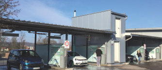 Beliebt bei den Regensburger Selbstwäschern: Die neuen und hochmodernen
SB-Waschplätze im BEST CARWASH-Waschcenter. Beliebt bei den Regensburger Selbstwäschern: Die neuen und hochmodernen
SB-Waschplätze im BEST CARWASH-Waschcenter.